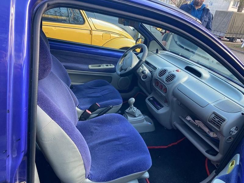 Gebraucht Renault Twingo Expression 58 PS (42 kW) 2001 Violet Kleinwagen