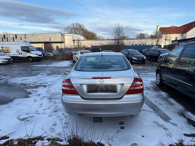 Gebraucht Mercedes CLK200 163 PS (119 kW) 2004 Silber Coupé