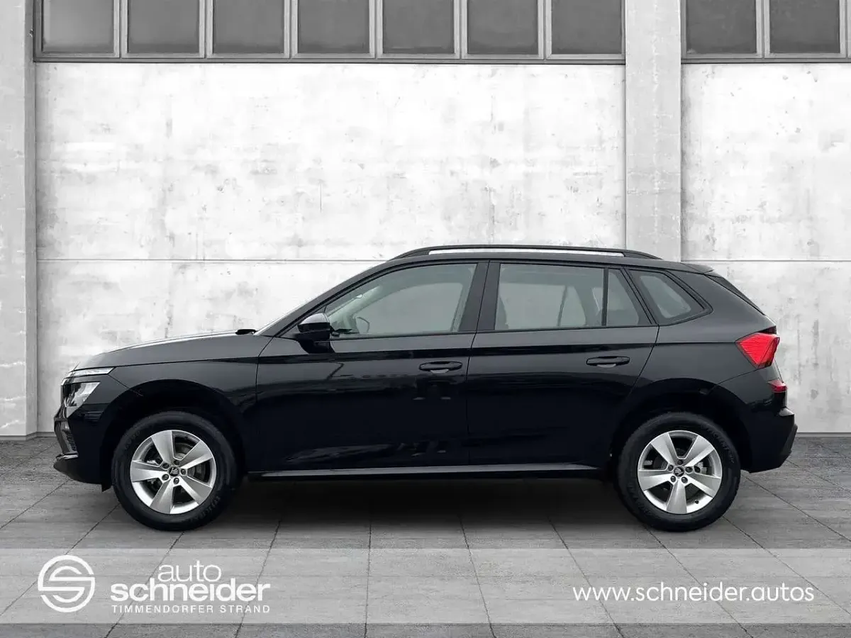 Neu Skoda Kamiq Essence 95 PS (69 kW) 2025 Grau SUV
