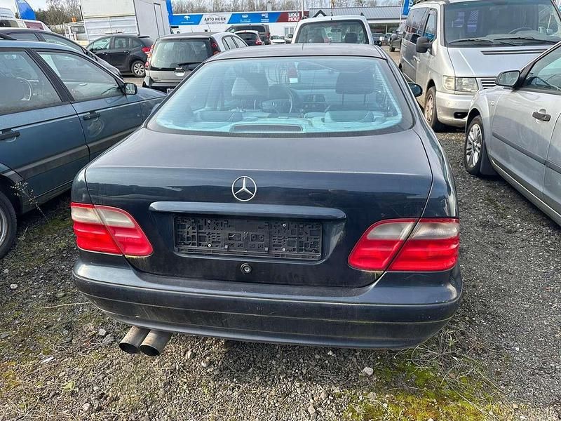 Gebraucht Mercedes CLK200 Avantgarde 163 PS (119 kW) 2001 Blau Coupé