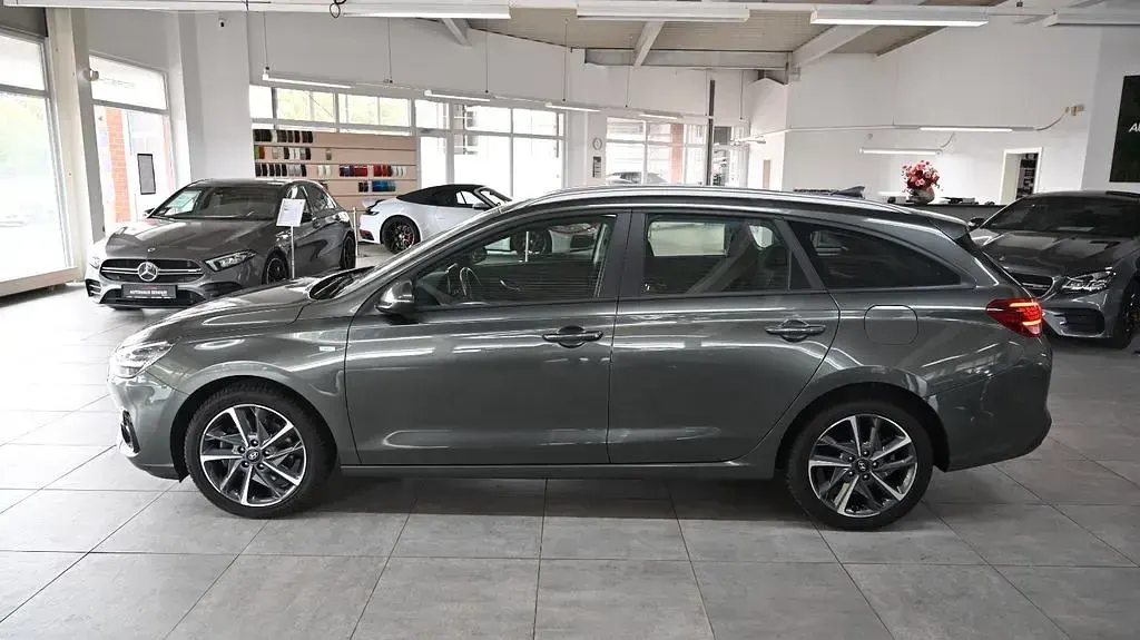 Gebraucht Hyundai i30 Trend 160 PS (117 kW) 2023 Grau Kombi