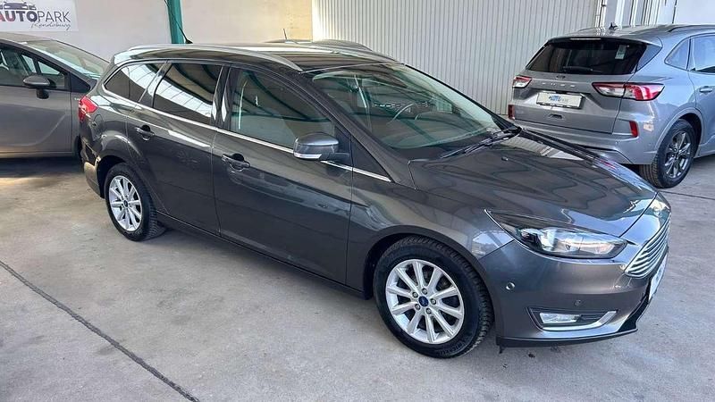Usata Ford Focus Titanium 125 CV (91 kW) 2016 Grigio Station wagon
