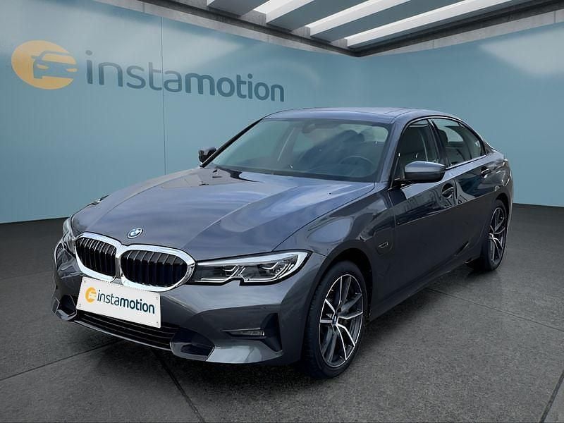 Gebraucht BMW 330e 292 PS (214 kW) 2022 Grau Limousine