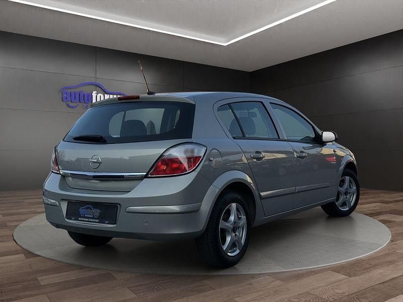 Gebraucht Opel Astra Edition+ 105 PS (77 kW) 2006 Silber Limousine