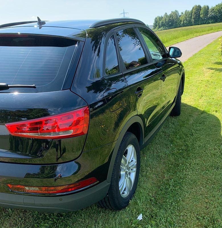 Gebraucht Audi Q3 Comfort 150 PS (110 kW) 2017 Schwarz SUV