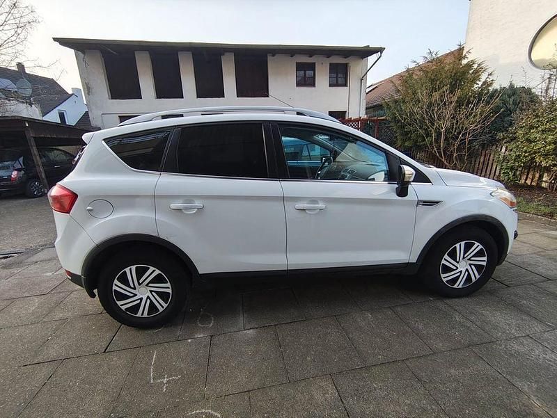 Gebraucht Ford Kuga Titanium 140 PS (102 kW) 2010 Weiß SUV