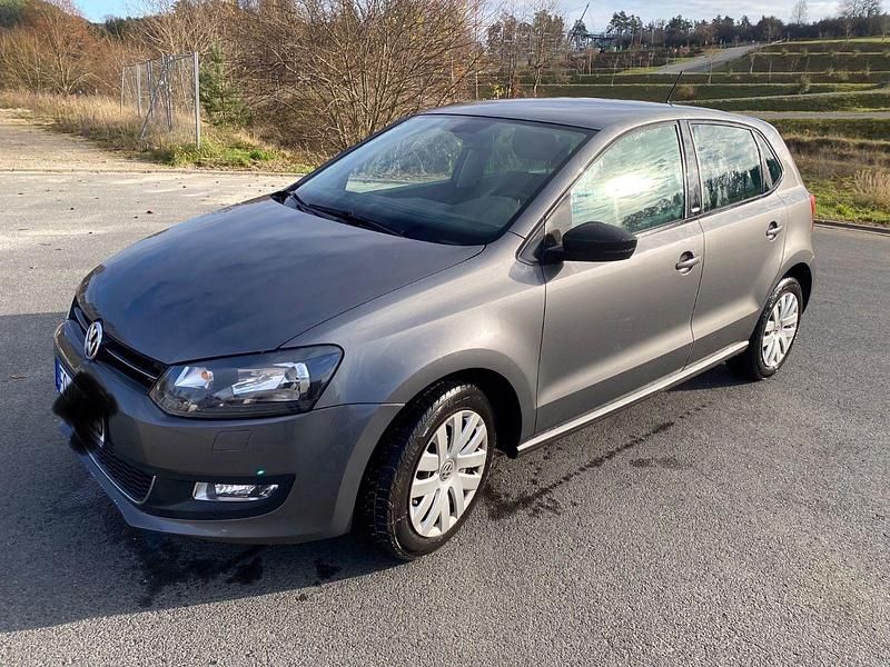 Grau Gebraucht 2011 VW Polo Style Kleinwagen | 3.900 € (Fairer Preis) - Bild 1/4