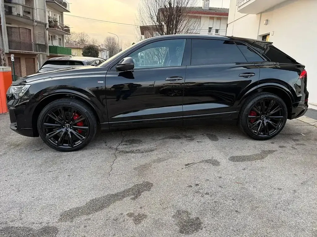 Gebraucht Audi Q8 S-Line 286 PS (210 kW) 2025 Schwarz SUV