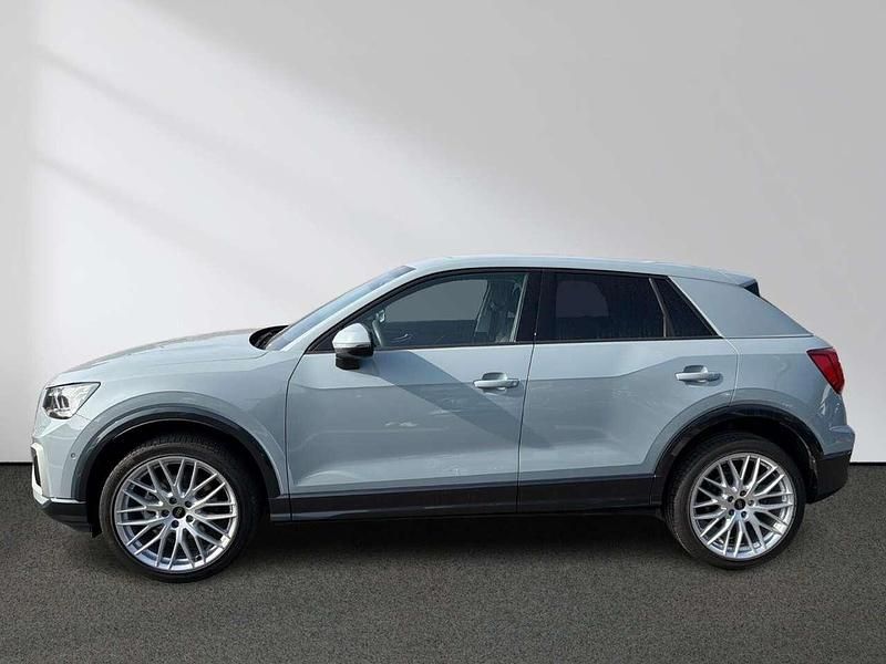 Gebraucht Audi Q2 Advanced Plus 150 PS (110 kW) 2025 Pfeilgrauperleffekt SUV