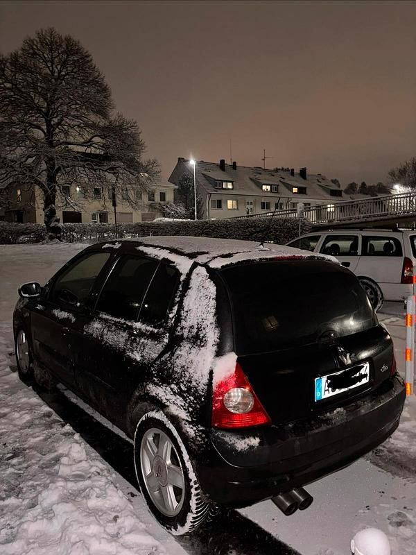 Gebraucht Renault Clio II Initiale Paris 107 PS (78 kW) 2004 Schwarz Kleinwagen