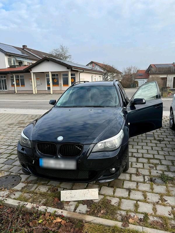 Blau Gebraucht 2005 BMW 530 Kombi | 3.000 € (Guter Preis) - Bild 1/4
