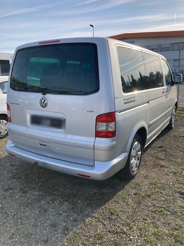 Usata VW T5 105 CV (77 kW) 2005 Argento Furgone