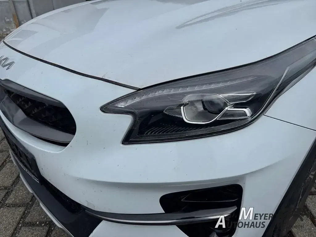 Gebraucht Kia XCeed Vision 141 PS (103 kW) 2022 Weiß SUV