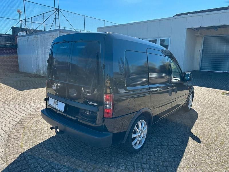 Gebraucht Opel Combo 97 PS (71 kW) 2005 Other Van / Kleinbus