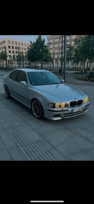 Silber Gebraucht 2003 BMW 525 M Sport Limousine | 5.900 € (Fairer Preis) - Bild 1/4