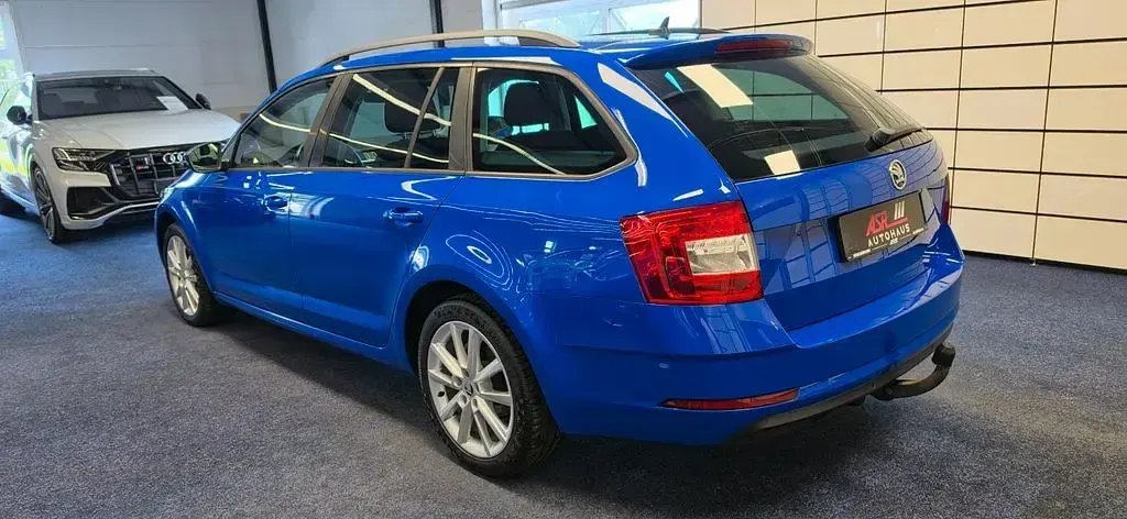 Gebraucht Skoda Octavia Ambition 150 PS (110 kW) 2018 Blau Kombi