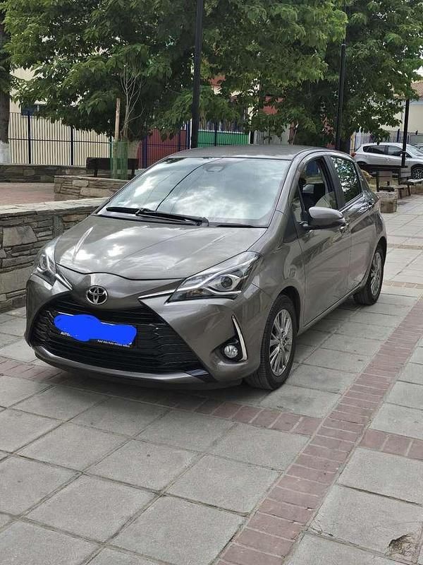 Gebraucht 2017 Toyota Yaris Edition Limousine | 10.000 € (Guter Preis) - Bild 1/4