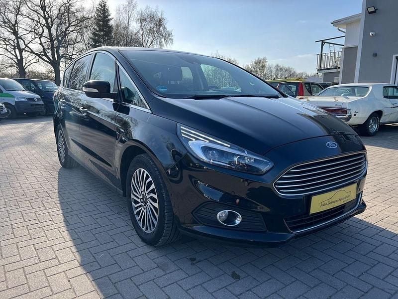 Gebraucht Ford S-MAX Titanium 150 PS (110 kW) 2019 Schwarz Van / Kleinbus