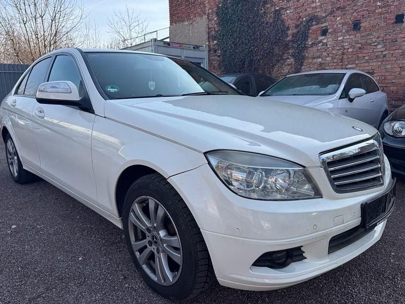 Gebraucht Mercedes C180 156 PS (114 kW) 2007 Weiß Limousine