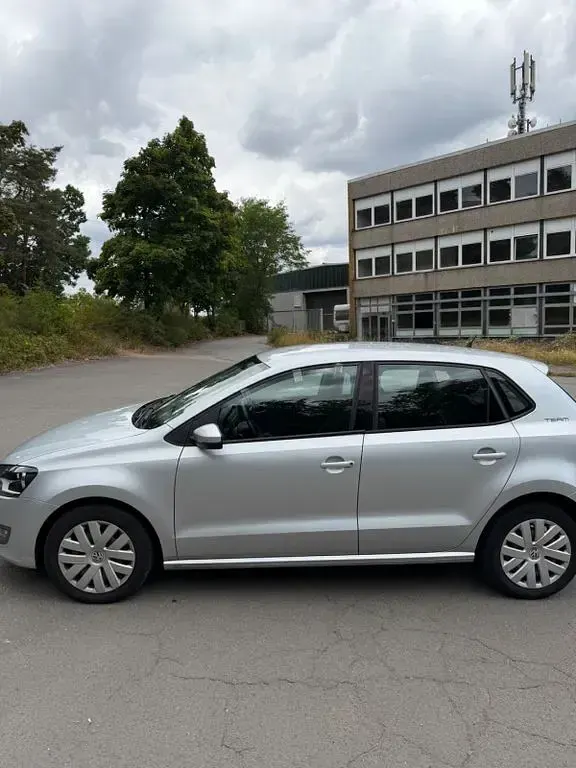 Gebraucht VW Polo 69 PS (50 kW) 2010 Silber Kleinwagen