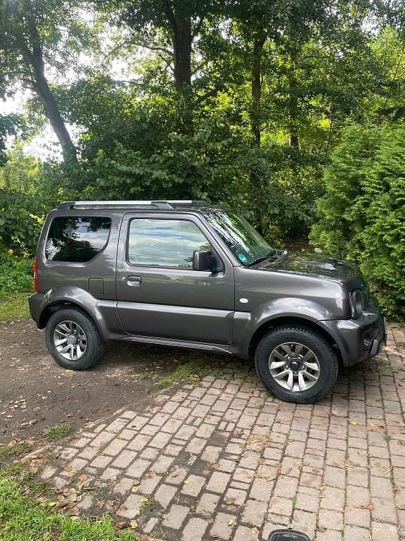 Grau Gebraucht 2018 Suzuki Jimny SUV | 15.950 € (Fairer Preis) - Bild 1/4