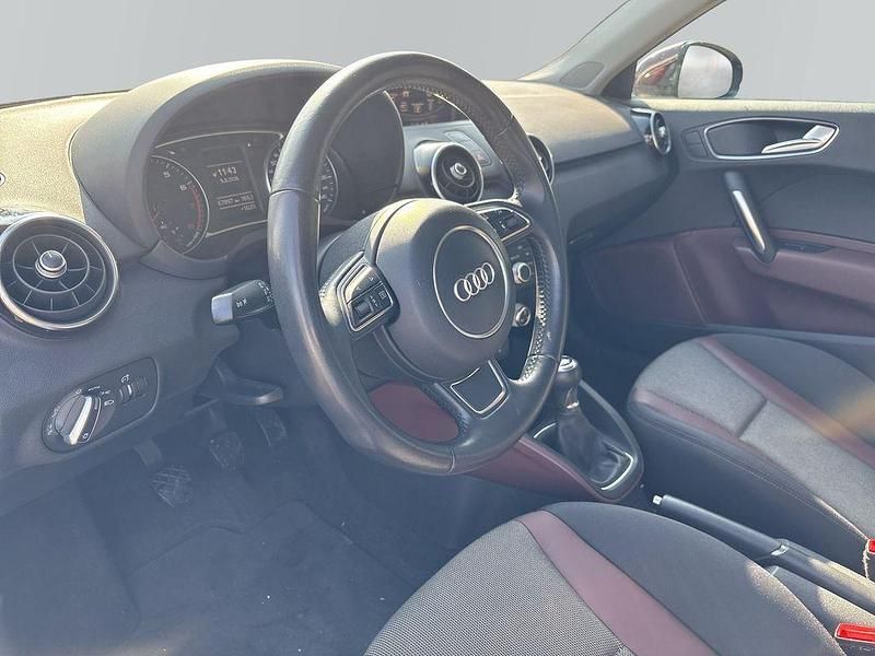 Gebraucht Audi A1 Ambition 86 PS (63 kW) 2013 Rot Kleinwagen
