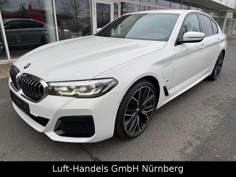 Alpinweiss iii Gebraucht 2021 BMW 545e M Sport Limousine | 35.470 € (Guter Preis) - Bild 1/4