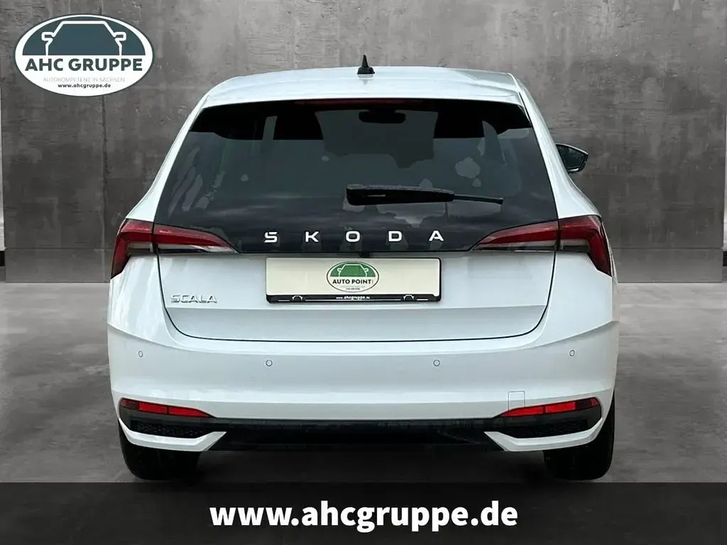 Gebraucht Skoda Scala Tour 116 PS (85 kW) 2025 Weiss Kleinwagen