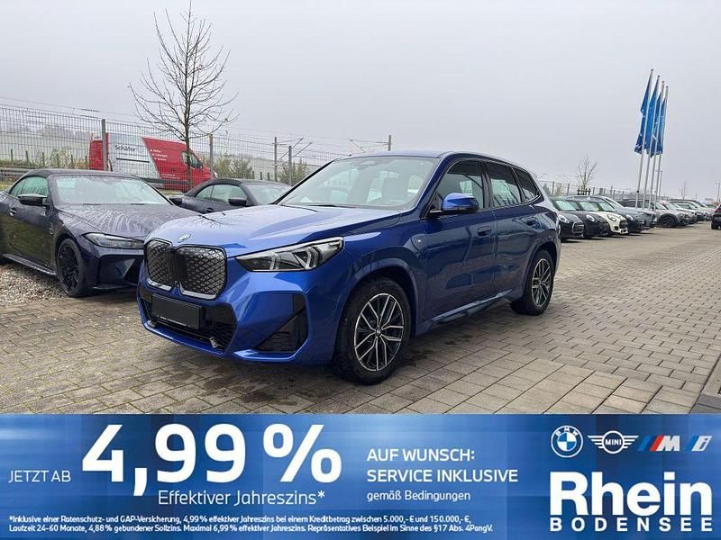 Blau Gebraucht 2023 BMW iX1 M Sport SUV | 43.880 € (Fairer Preis) - Bild 1/4