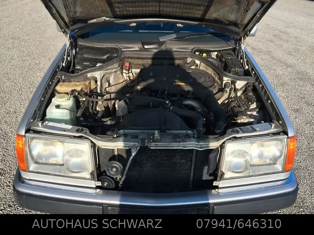 Gebraucht Mercedes 200 118 PS (86 kW) 1992 Silber Limousine
