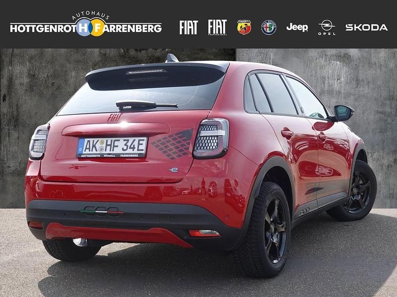 Gebraucht Fiat 600E Red 114 kW (156 PS) 2024 Rot SUV