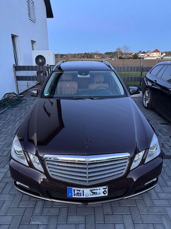 Gebraucht Mercedes E350 292 PS (214 kW) 2010 Braun Limousine
