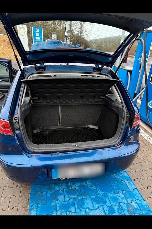 Gebraucht Seat Ibiza 101 PS (74 kW) 2005 Blau Kleinwagen