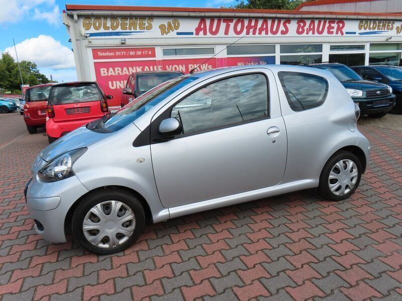 Silber Gebraucht 2009 Toyota Aygo Cool Kleinwagen | 2.800 € (Fairer Preis) - Bild 1/4