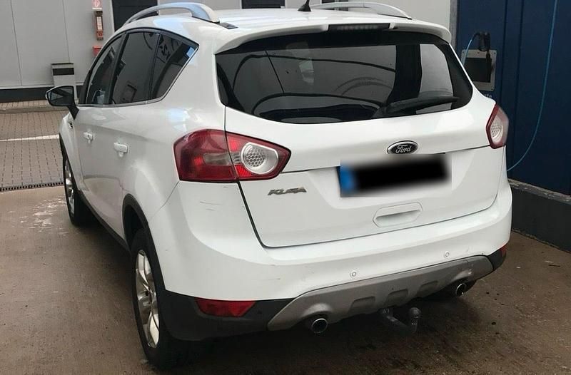 Second-hand Ford Kuga 140 CP (102 kW) 2012 Alb SUV