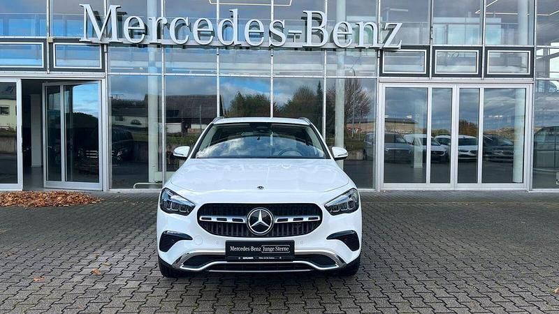 Gebraucht Mercedes GLA180 Advanced 136 PS (100 kW) 2025 Weiß SUV