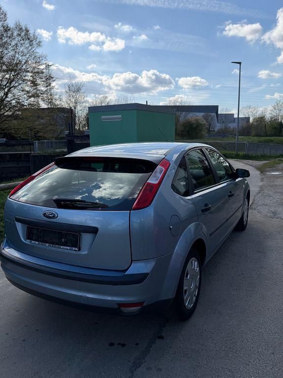 Gebraucht Ford Focus 101 PS (74 kW) 2005 Blau Limousine