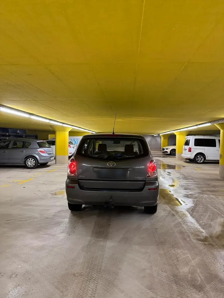 Gebraucht Toyota Corolla Verso 130 PS (95 kW) 2004 Grau Van / Kleinbus