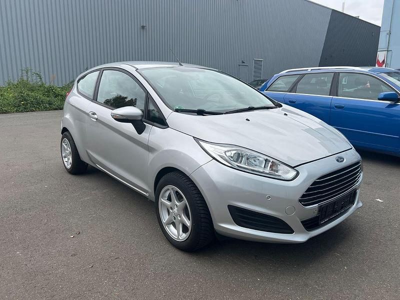 Silber Gebraucht 2017 Ford Fiesta Kleinwagen | 5.290 € (Guter Preis) - Bild 1/4