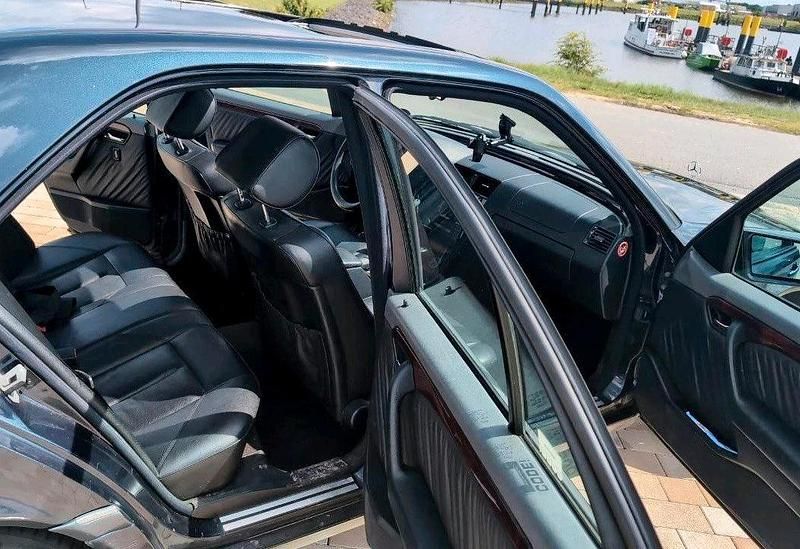 Gebraucht Mercedes C280 Elegance 193 PS (141 kW) 1997 Schwarz Limousine