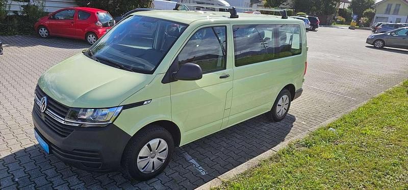 Używany VW Transporter 110 KM (80 kW) 2021 Zielony Van