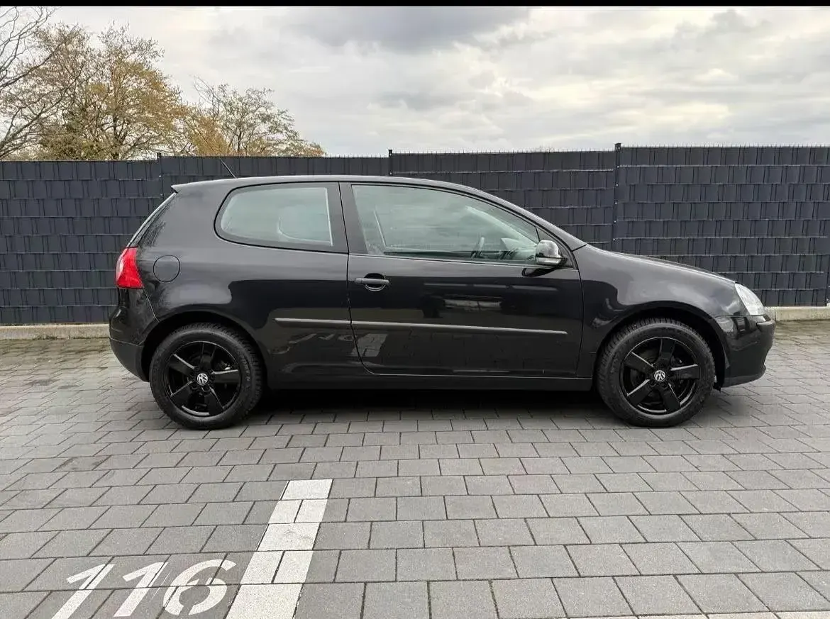 Gebraucht VW Golf V 80 PS (58 kW) 2007 Schwarz Kleinwagen