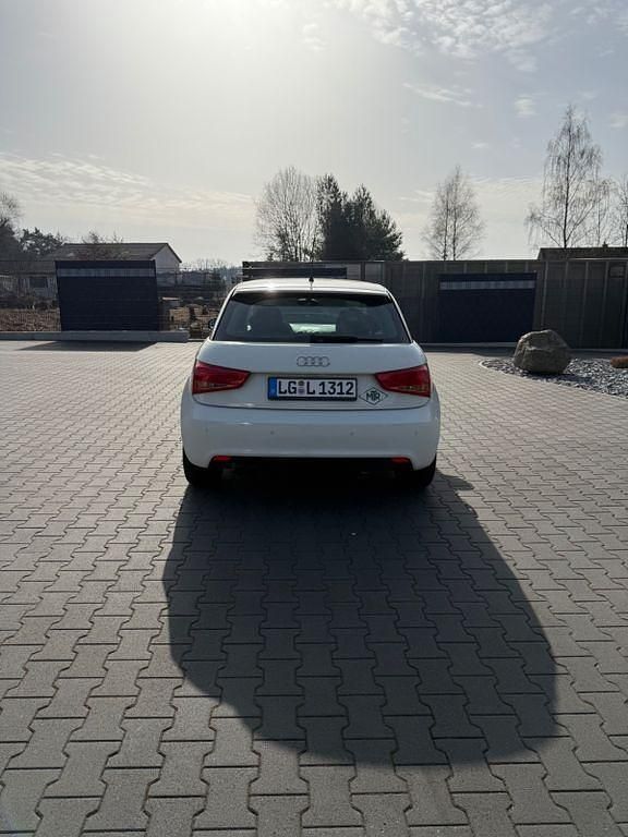 Gebraucht Audi A1 Ambition 122 PS (89 kW) 2012 Weiß Kleinwagen