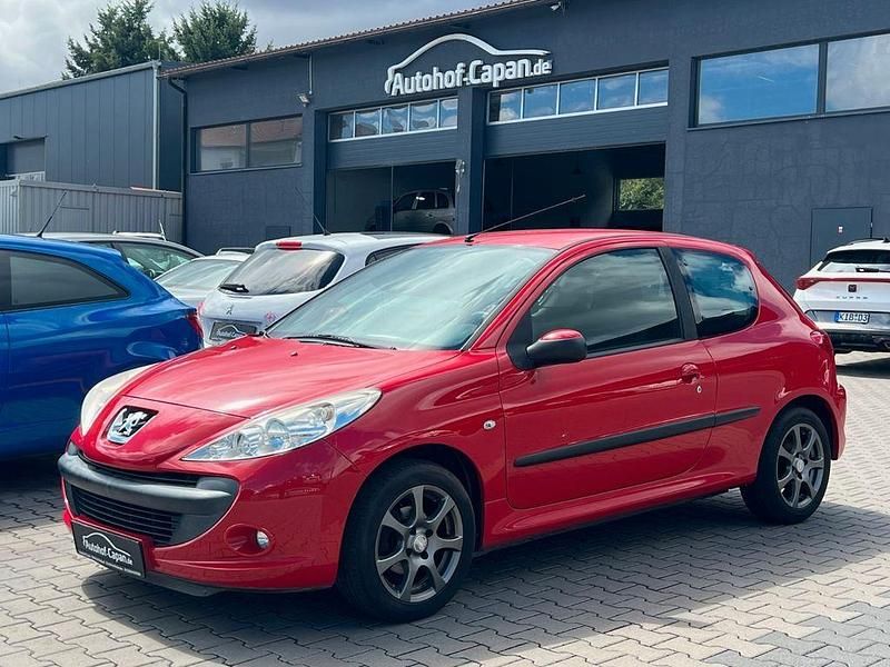 Rot Gebraucht 2010 Peugeot 206+ Kleinwagen | 3.899 € (Etwas zu teuer) - Bild 1/4