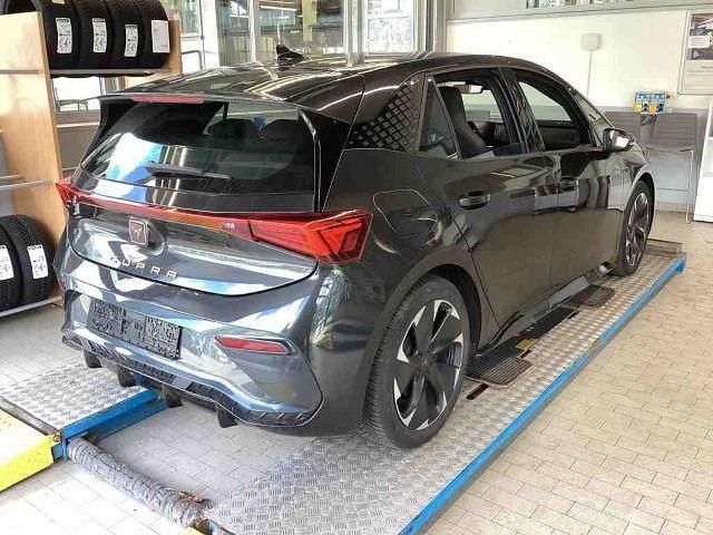 Gebraucht Cupra Born 150 kW (204 PS) 2022 Quasargrau (metallic) Kleinwagen