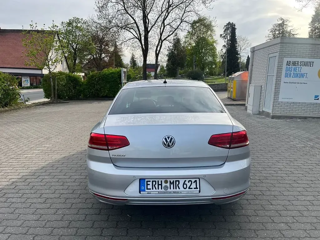 Gebraucht VW Passat Comfortline 150 PS (110 kW) 2015 Silber Limousine
