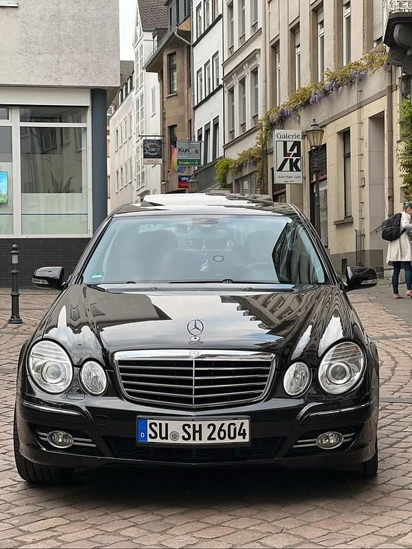 Schwarz Gebraucht 2008 Mercedes E280 Limousine | 8.000 € (Fairer Preis) - Bild 1/4