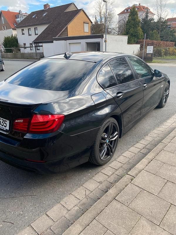 Schwarz Gebraucht 2010 BMW 528 Limousine | 13.500 € (Teuer) - Bild 1/4