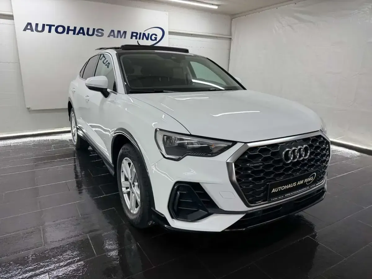 Gebraucht Audi Q3 Sportback Sport 190 PS (139 kW) 2023 Weiß SUV