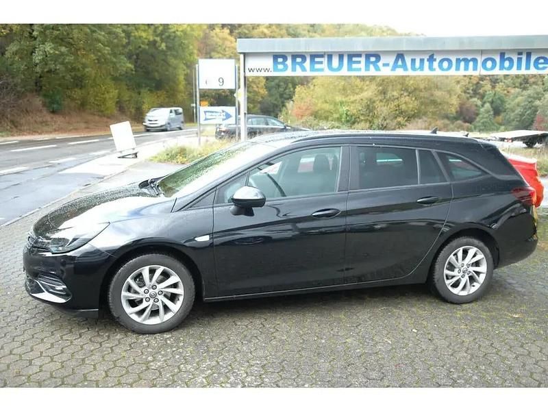 Gebraucht Opel Astra 122 PS (89 kW) 2022 Schwarz Limousine